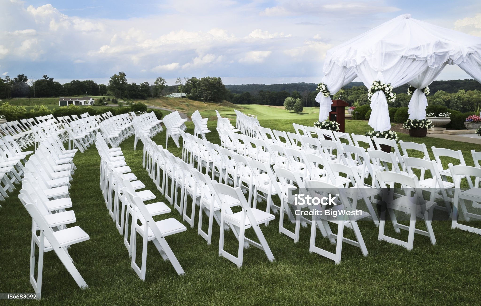 General clean of resin chairs, use this simple method