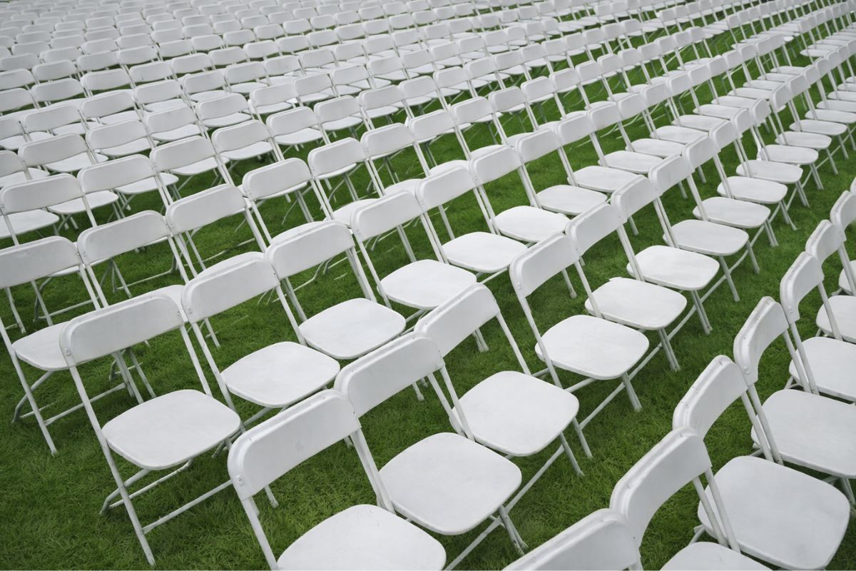 White Steel-Poly Folding Chair (Pro Series) — 650 lb Capacity, Commercial Grade for Events, Schools & Banquet Halls